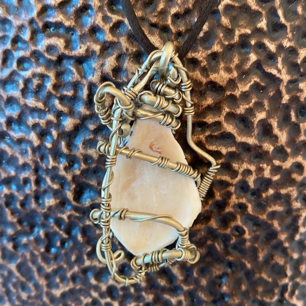 Bronzy Boho Shell Necklace - Picture 3 of 3